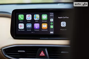 Поддержка приложений Apple CarPlay и Android Auto